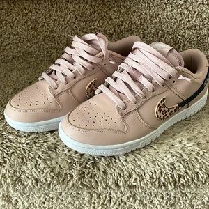 Nike dunk lows Primal pink